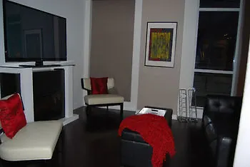 Luxury Downtown Water Front Condo Toronto 4*,