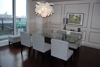 Hotel Luxury Downtown Water Front Condo Toronto