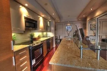 Luxury Downtown Water Front Condo Toronto Hotel